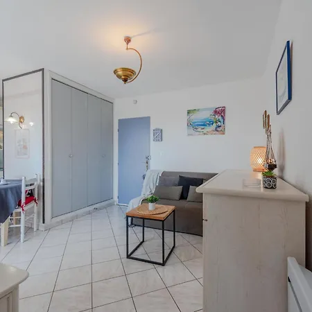 Soleil Levant 1 Et 2-1 By Interhome Apartment Leucate
