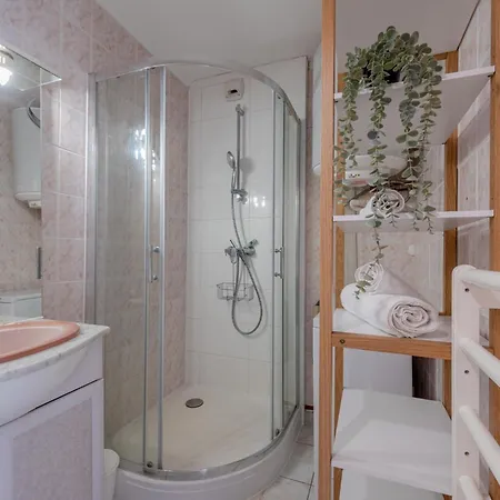 Soleil Levant 1 Et 2-1 By Interhome Apartment