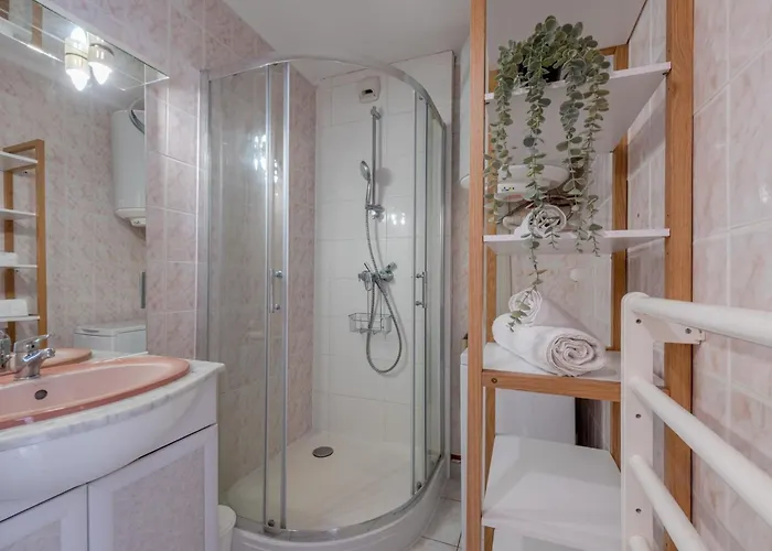 Soleil Levant 1 Et 2-1 By Interhome Appartement